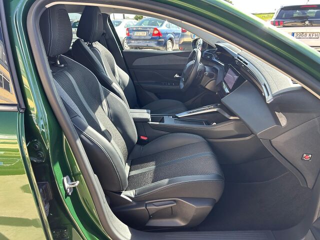 PEUGEOT 308 ALLURE 1.2 E-THP AUTO SPANISH LHD IN SPAIN 16000 MILES SUPERB 2023